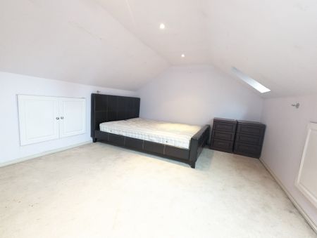 Four Bedroom House To Let West Hendon NW9 - Photo 2