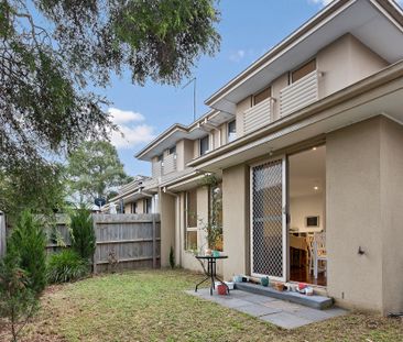 Stylish & Modern Townhouse in a Prime Location - Photo 1