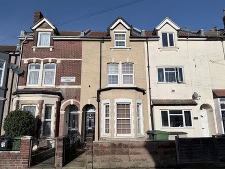 Room For Rent 121, Powerscourt Road, Portsmouth - Photo 4