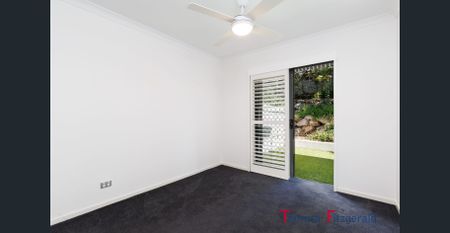 Spacious Two Bedroom, Two Bathroom Apartment with Courtyard - Photo 3