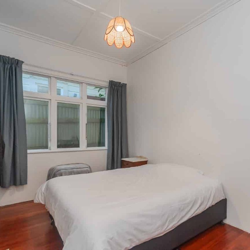 Cute Two Bedroom Flat - Photo 1