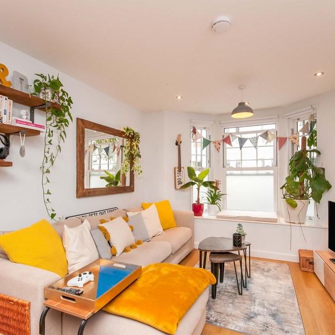 2 bedroom flat to rent - Photo 1