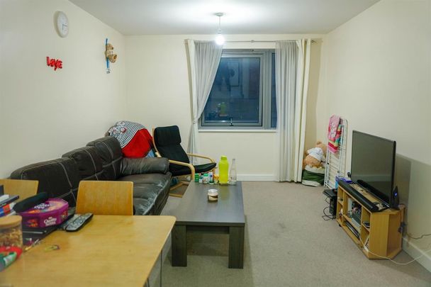 1 Bed Flat, Ebbett Court, W3 - Photo 1