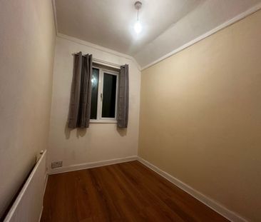 3 Bed Semi-Detached House, Beaulieu Close, CR4 - Photo 5