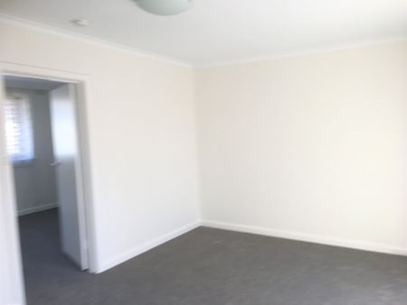 11/1 Kokaribb Road, Carnegie - Photo 4