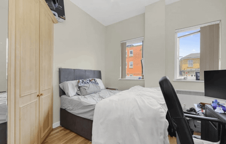 3 bedroom flat to rent - Photo 3