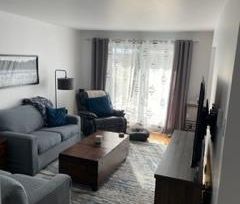 GRAND 4 1/2 ++ CHAUFFAGE INCLUS ++ FRAIS PEINTURER ++ RÉNOVER *** À... - Photo 1