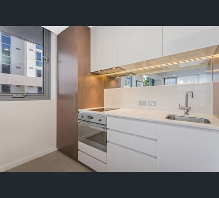 116/2 Moreau Parade, East Perth, WA 6004 - Photo 5