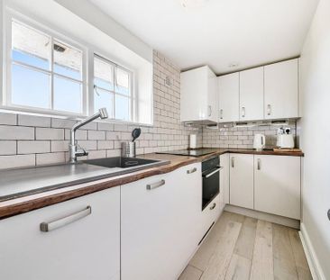 1 bedroom flat to rent - Photo 2