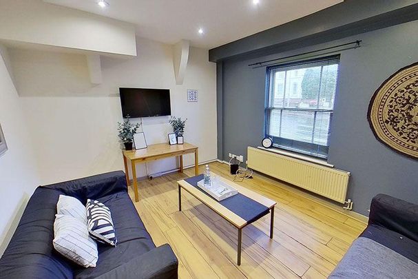 5 bedroom townhouse to rent - Photo 1