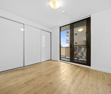 Stylish studio in an unbeatable location - electricity, gas & water... - Photo 4