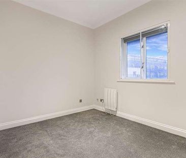 Regents Court, Sopwith Way, Kingston Upon Thames, KT2 - Photo 3