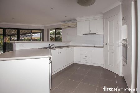 FOUR BEDROOM FAMILY HOME IN VICTORIA POINT - Photo 3