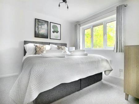 1 Bed, House - Photo 2