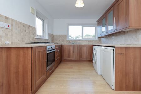 3 bed apartment to rent in Evening Hill Grange, 18 Alington Road, BH14 - Photo 3