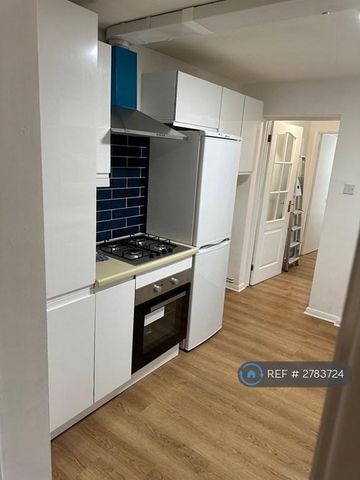 3 bedroom terraced house to rent - Photo 5