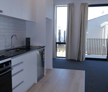 Modern & Effortless Townhouse Living - Photo 1