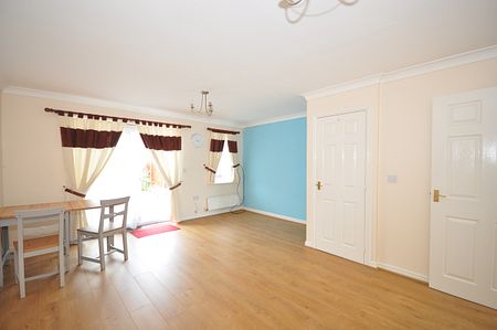 3 bedroom terraced house to rent - Photo 3