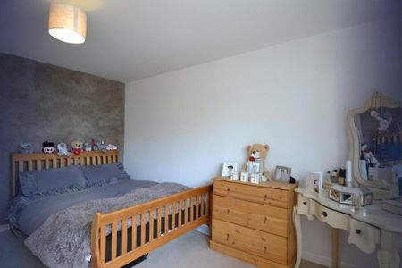 4 bedroom terraced house to rent - Photo 3