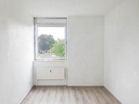 Bald frisch sanierte Wohnung mit Balkon zu vermieten! - Photo 2