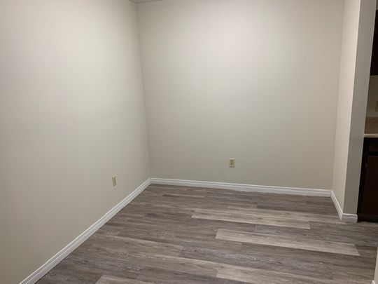 ONE BEDROOM APARTMENT IN DOWNTOWN RED DEER!! - Photo 1