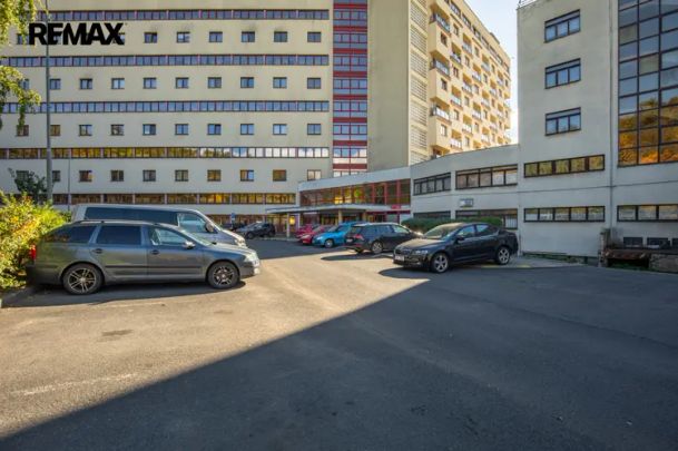 Podnájem hezkého bytu 2kk s lodžií na Koldůmu - Photo 1