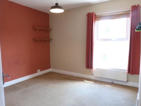 2 bedroom terraced house to rent - Photo 4