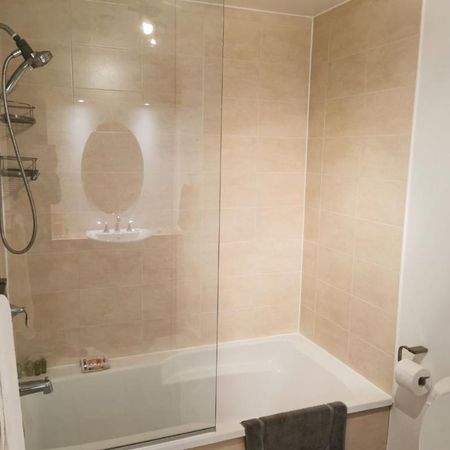 Visit libre pour louer: Grand condo de 3 ½ semi-meublé à Laval - Photo 4