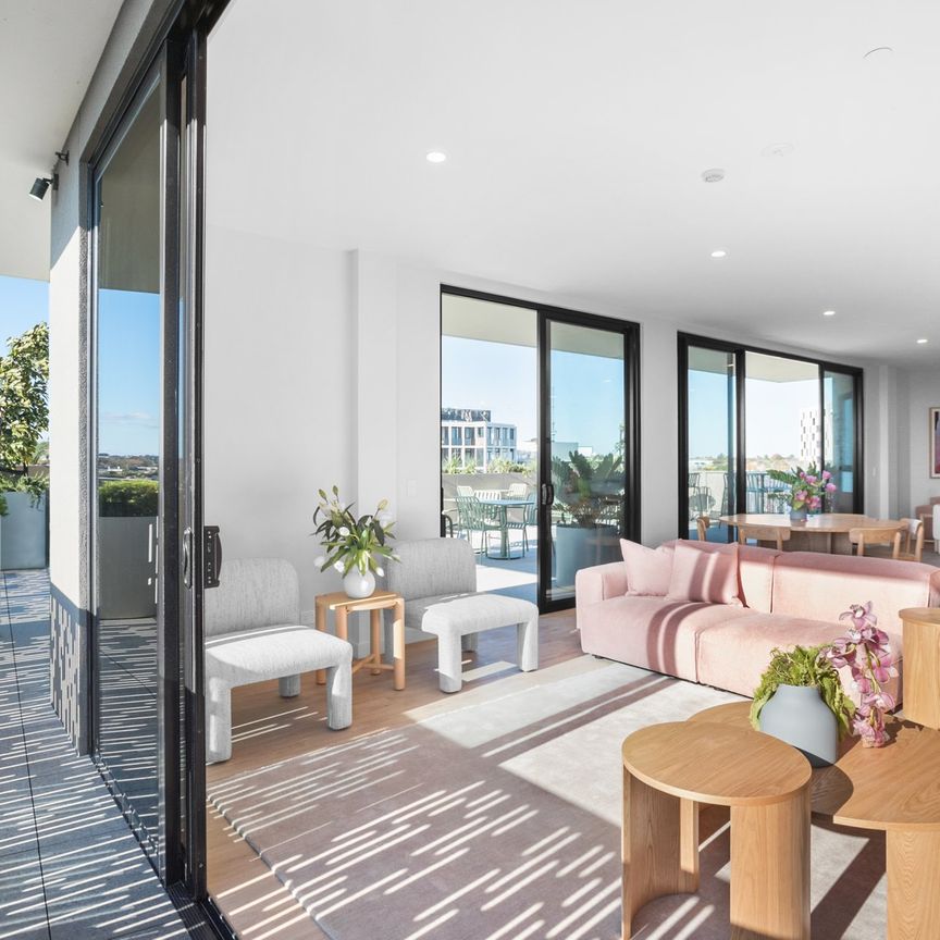 Contemporary Luxury in the Heart of Elsternwick - Photo 1