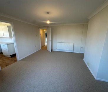 2 bedroom maisonette to rent - Photo 2