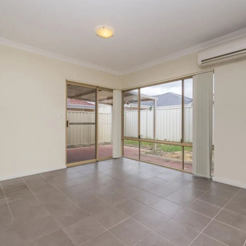 Queens Park - Photo 1