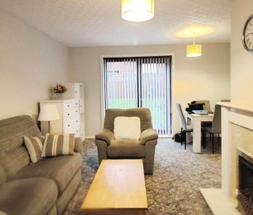 3 bedroom end of terrace house to rent - Photo 1