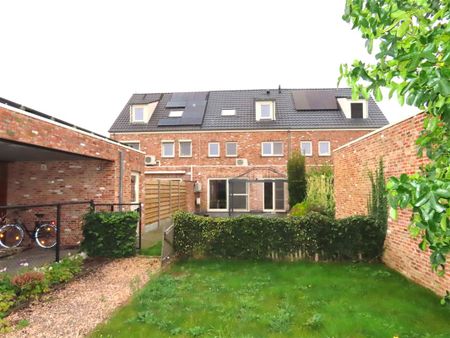 TE HUUR: Gesloten bebouwing met 4 slaapkamers in Koersel! - Photo 3