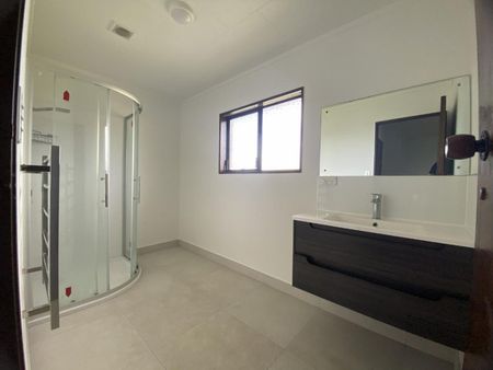 Spacious living in Kamo - Photo 4