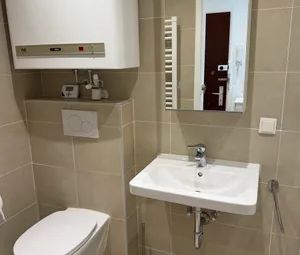 Helle, ruhige 39 m² Wohnung in Praternähe - 5. Stock, voll möbliert & renoviert - Photo 2