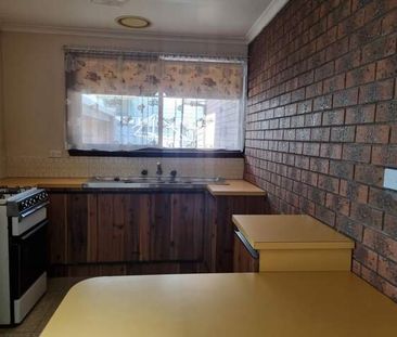 1/12 Oriel Road, Ivanhoe - Photo 3