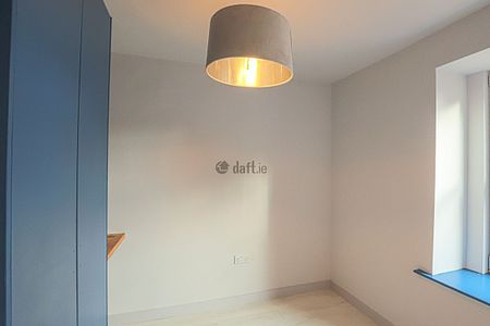Apartment to rent in Dublin, Dún Laoghaire - Photo 5