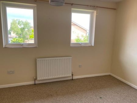 2 bedroom semi-detached house to rent - Photo 3