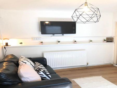 5 bedroom house to rent - Photo 2