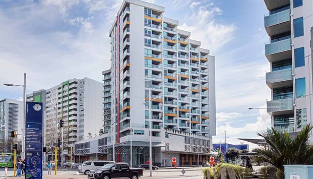 Penthouse Level City View Living Auckland CBD - Photo 1