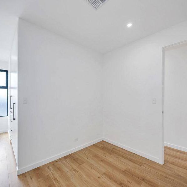 Brand New Terrace Home-stunning oversized kitchen with stone benchtops & wide island - Photo 1