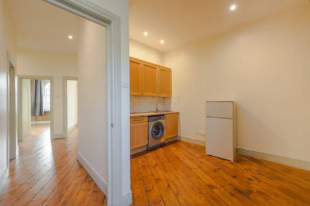 3 bedroom flat in Camden - Photo 3