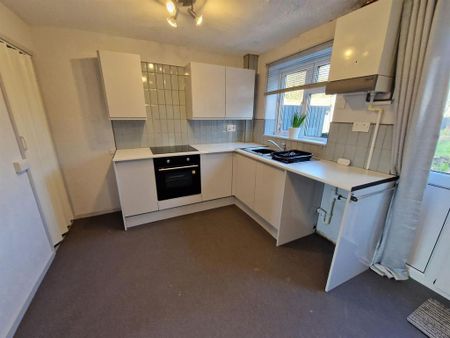 2 bedroom end of terrace house to rent - Photo 4