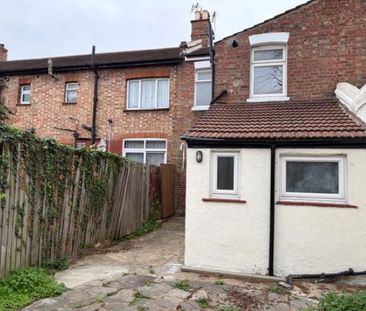 4 Bedroom House - Terraced To Let - Photo 5