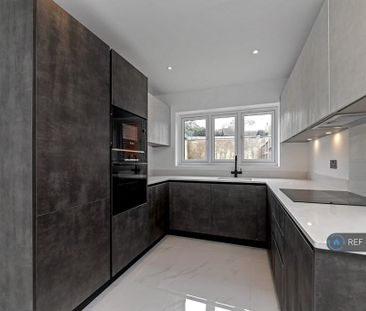 4 bedroom terraced house to rent - Photo 3