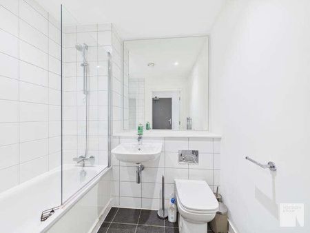 No Old Trafford, M17 - Photo 4