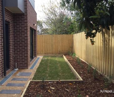 4/6 Esther Crescent, MOOROOLBARK - Photo 5