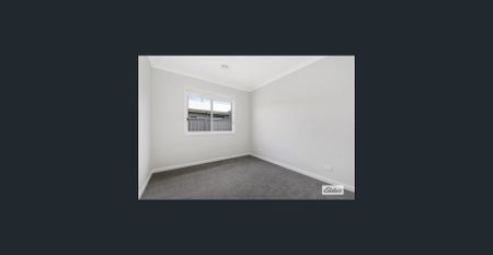 Stylish Baranduda Townhouse Offering Contemporary Living & Scenic Outlooks - Photo 4