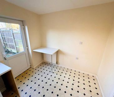 2 bedroom semi-detached house to rent - Photo 6