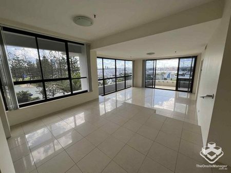 VIEWS OVERLOOKING YACHT CLUB. - Photo 4